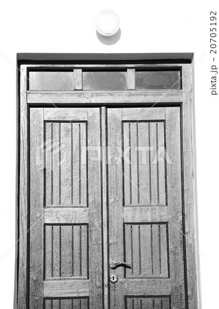 white  red brown  door in antique   20705192