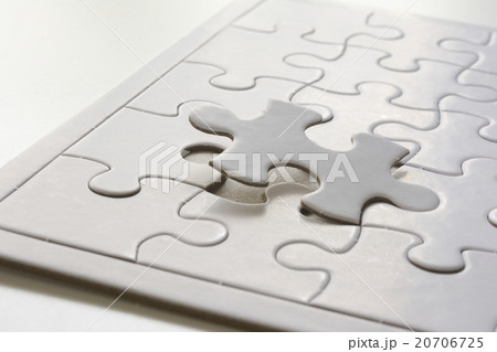 ジグソーパズル　白バック 20706725
