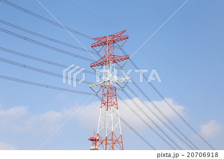 高圧電線と鉄塔 20706918