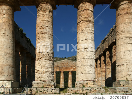 Classic Greek (Doric) Temple at Segesta in Sicily Classic Greek (Doric) Temple at Segesta in Sicily 20709857