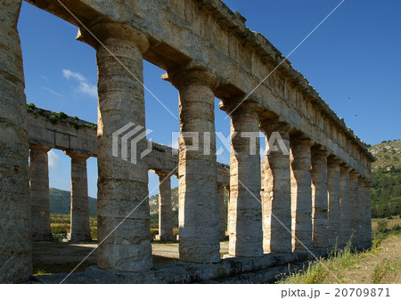 Classic Greek (Doric) Temple at Segesta in Sicily Classic Greek (Doric) Temple at Segesta in Sicily 20709871
