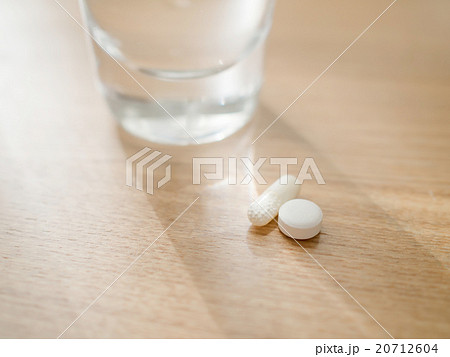 薬 薬 20712604