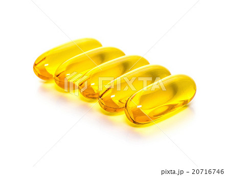 Fish oil capsules isolated on white background Fish oil capsules isolated on white background 20716746
