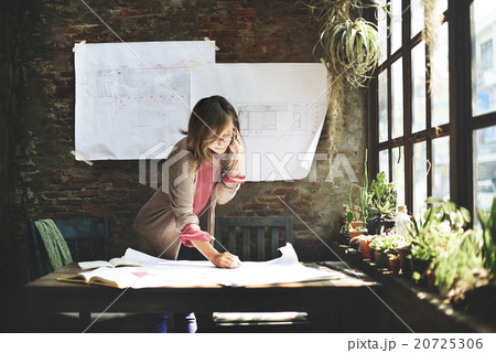 Businesswoman Working Planning Sketch Concept Businesswoman Working Planning Sketch Concept 20725306
