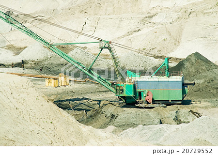 Amber open-cast mining in Yantarny, Russia 20729552