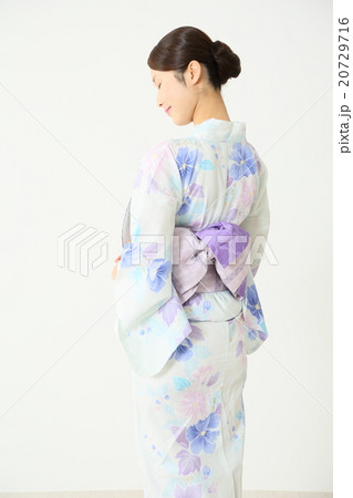 浴衣 若い女性 浴衣 若い女性 20729716