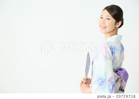浴衣 若い女性 浴衣 若い女性 20729718