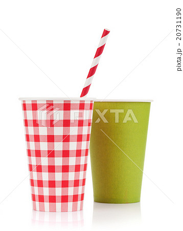 Two paper cups with takeaway drinks Two paper cups with takeaway drinks 20731190