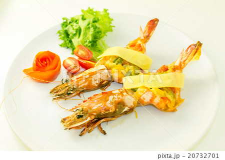 King prawns served with cheese King prawns served with cheese 20732701