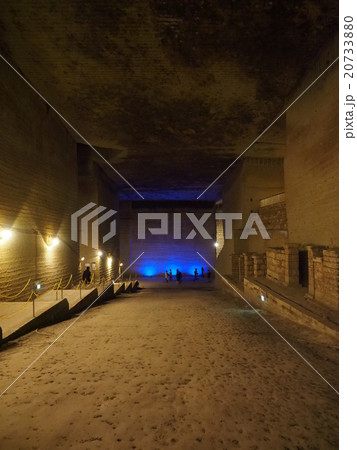 宇都宮の大谷石地下採掘場跡のライトアップされた神秘的な空間 宇都宮の大谷石地下採掘場跡のライトアップされた神秘的な空間 20733880