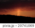 日の出時の太陽柱 20741069