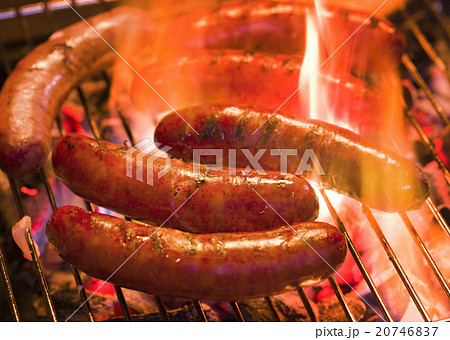Grilling bratwursts Grilling bratwursts 20746837