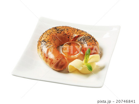 Sweet poppy seed roll with marmalade 20746841
