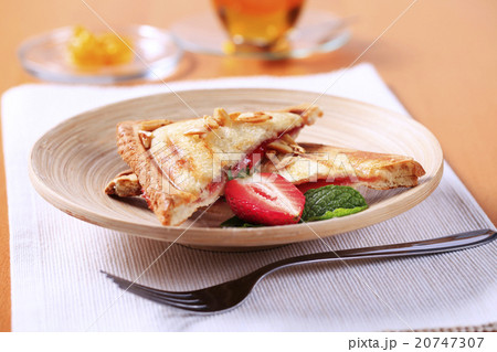 Sweet toasted sandwich 20747307