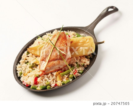 Fried rice and chicken 20747505
