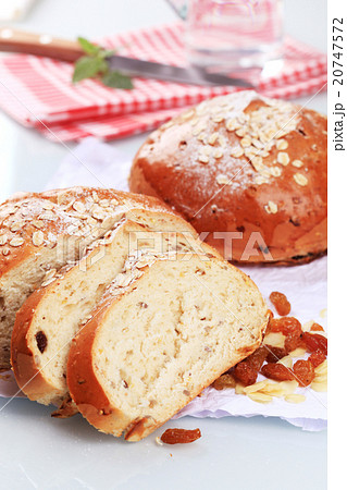 Sweet bread Sweet bread 20747572
