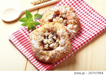 Danish pastry Danish pastry 20747968
