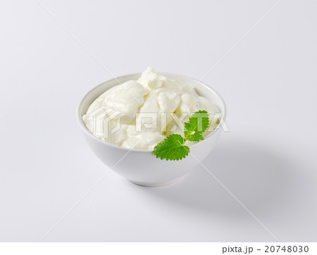 Thick Greek yogurt 20748030