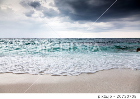 beautiful beach and tropical sea 20750708