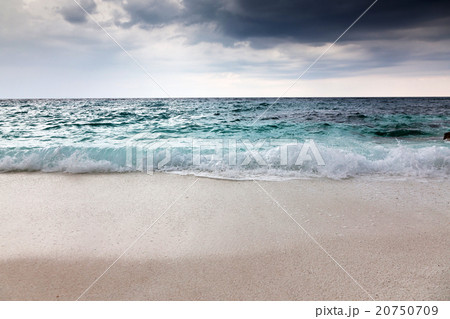 beautiful beach and tropical sea 20750709