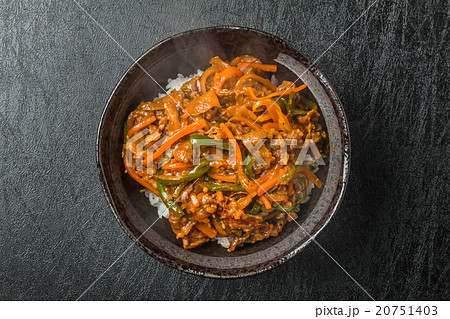 韓国グルメ　プルコギ Korean beef dish bulgogi 20751403