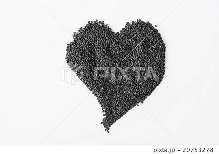 black sesame seed isolated on white 20753278