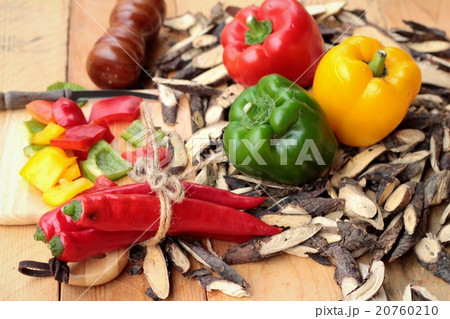 Sweet bell pepper fresh organic. Sweet bell pepper fresh organic. 20760210