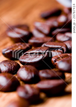 fried coffee beans 20767414