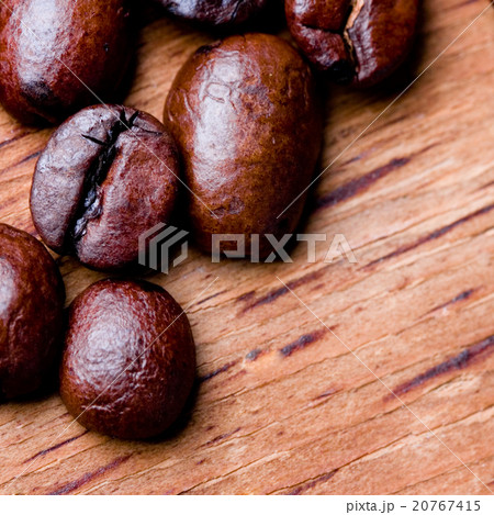 fried coffee beans 20767415