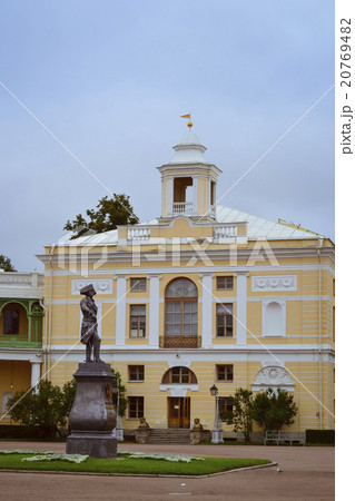 Monument to Paul I on square at Pavlovsk Palace 20769482