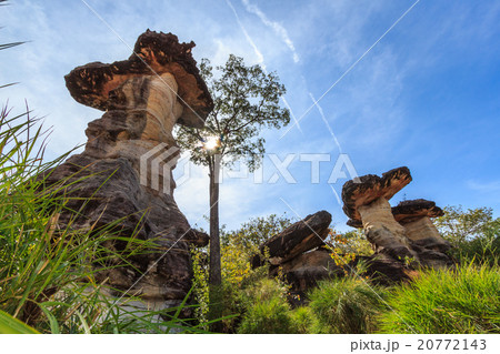 Three Stone Pillar 20772143