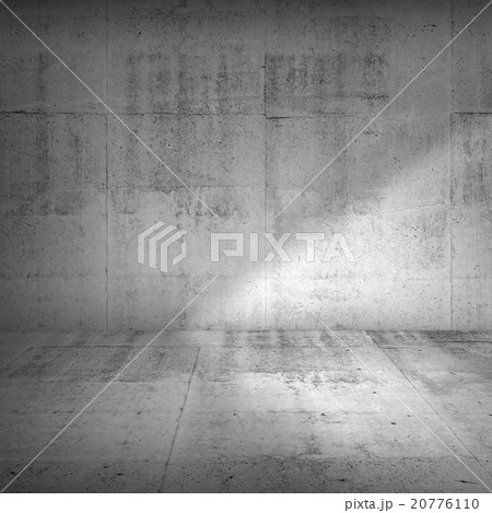 Concrete wall and floor with strong illumination 20776110
