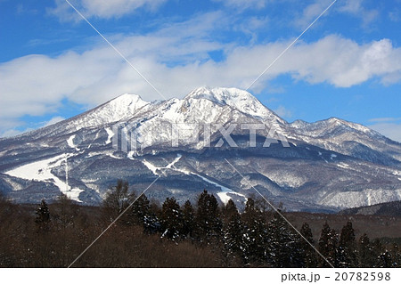 信州信濃の国から見た冬の雪山妙高山 20782598
