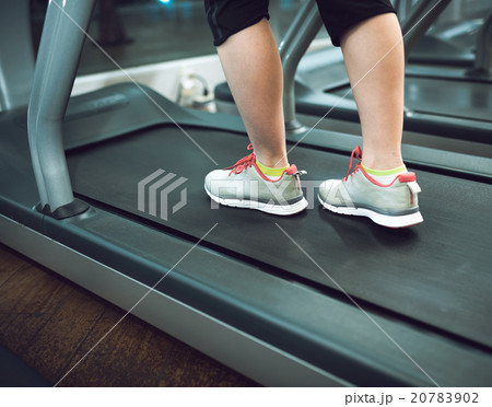 ジムトレーニング（撮影許可取得済み） 20783902