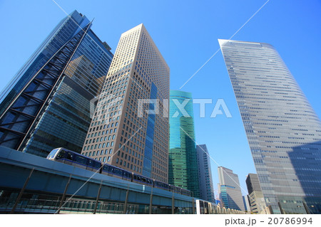 汐留高層ビルとゆりかもめ 20786994