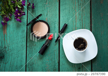 Willy's rock in green seaweed 20787390