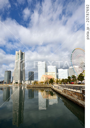 横浜の近代的な港町の風景 20787692