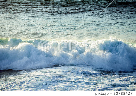 Crushing wave in ocean Gold Coast Hinterland Crushing wave in ocean Gold Coast Hinterland 20788427