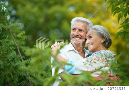 mature couple   in summer park 20791355