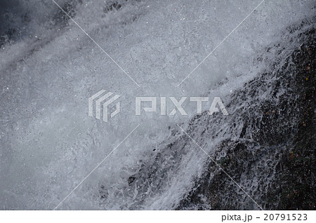 激流･水しぶき（湯滝･奥日光／栃木県日光市） 20791523