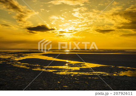 冬のオホーツク海　（斜里町ウトロ） 20792611