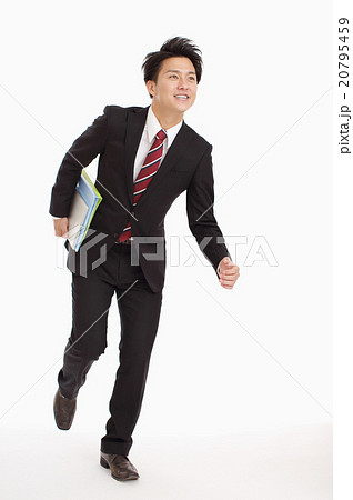 タブレットを見るビジネスマン タブレットを見るビジネスマン 20795459