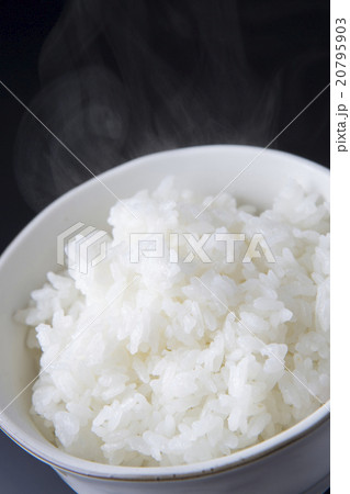 ごはん　黒背景 20795903