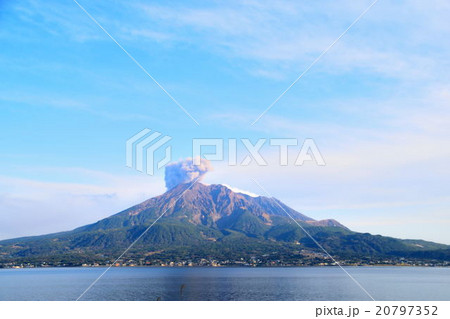 青空と桜島 20797352