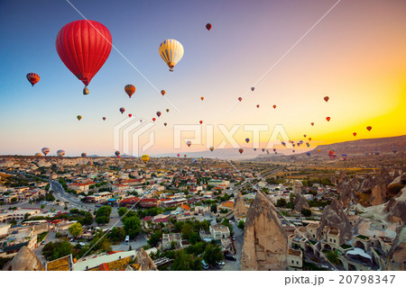 Hot air balloons  20798347