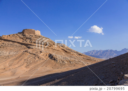 イラン　ヤズドの沈黙の塔からの眺め 20799695