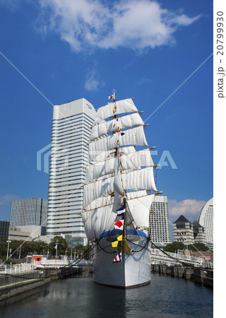帆船日本丸の総帆展帆・満船飾 20799930