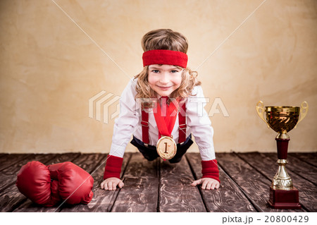 Young businessman Young businessman 20800429
