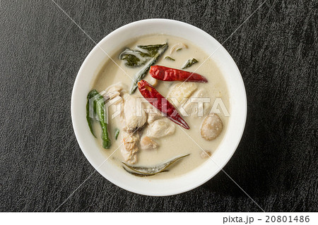 タイのココナツスープ トムカーガイ Soup of Tom kha khai Thailand タイのココナツスープ トムカーガイ Soup of Tom kha khai Thailand 20801486