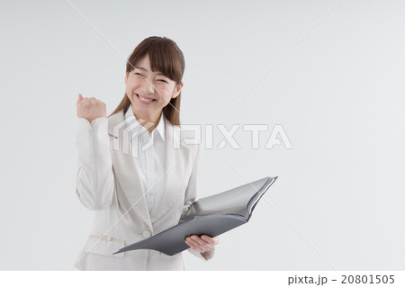 ガッツポーズする女性 ガッツポーズする女性 20801505